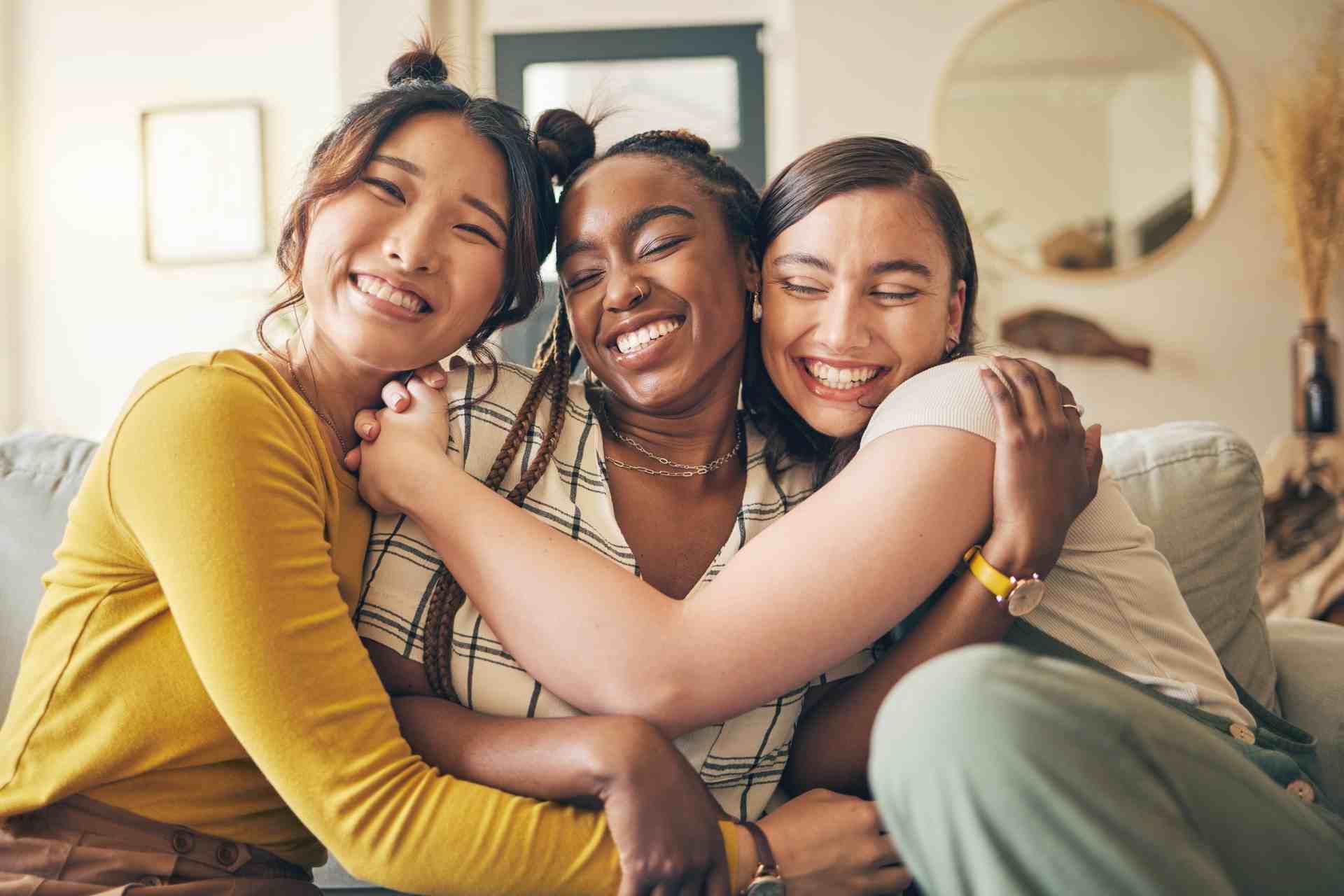 Friends showing emotional support and connection during dual diagnosis recovery